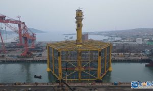 山東海洋集團“深藍2號”深遠海大型智能養殖網箱出塢