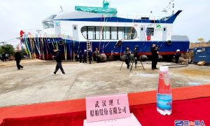 武漢理工船舶設計監造國內首艘商用氫燃料電池動力游覽船“西海新源1號” 下水
